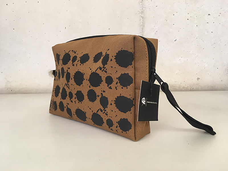 BOLSA DE VIAJE POUCH UNISEX CAMEL