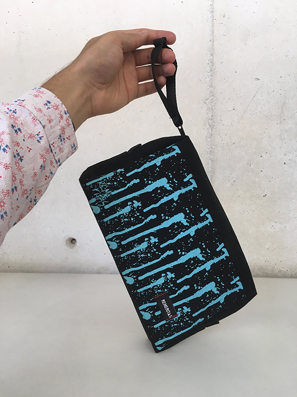 BOLSA DE VIAJE POUCH UNISEX NEGRO