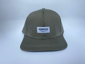 GORRA UNISEX GRIS VISERA PLANA